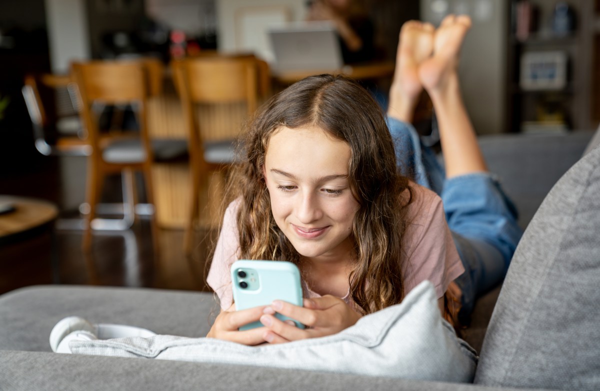 Meta Dùng AI Quét Ảnh, Xương Để Xác Định Tuổi Người Dùng Nhỏ Tuổi