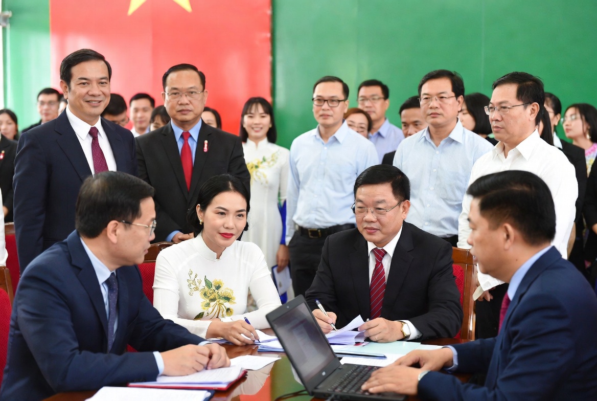 Việt Nam Tăng Cường Quản Lý AI: Thiết Lập Cổng Dữ Liệu Quốc Gia